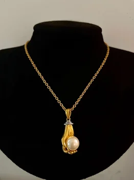 Латунное ожерелье с маленькой жемчужной подвеской