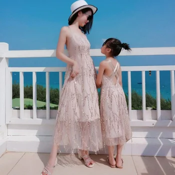 Одежда для мамы и дочки в тон, длинные платья для мамы и маленьких девочек, женская одежда для летних каникул 2023 года